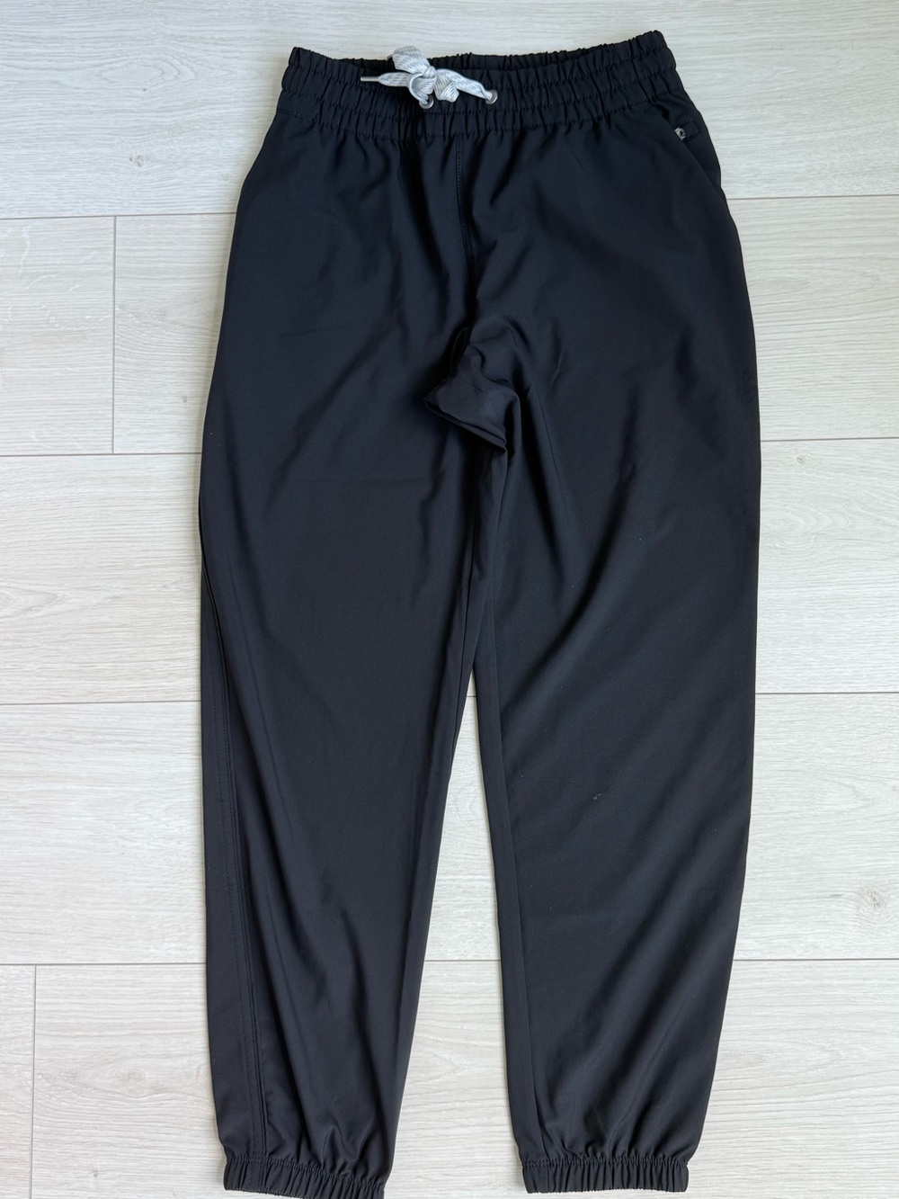 Vuori Black Light Weight Jogger Size XS NWOT - Picture 2 of 5